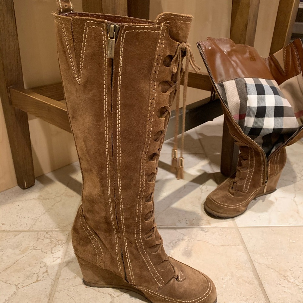 Burberry suede boots